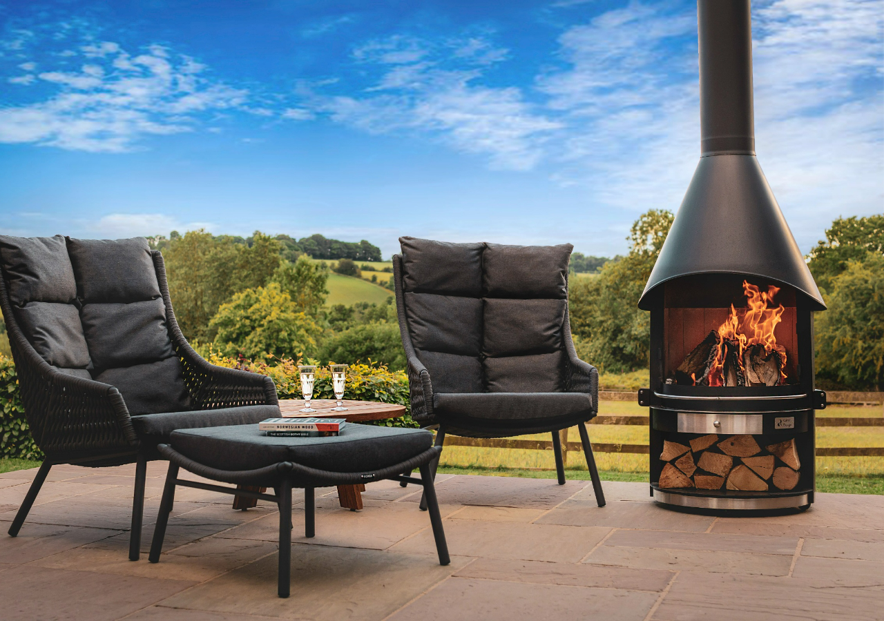 Girse Outdoor Fireplace and BBQ